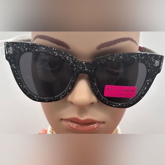 Betsey Johnson Glitter Skull, Houndstooth Sunglasses. NWT - Picture 2 of 6
